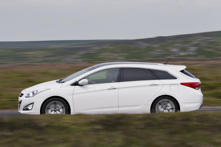  Hyundai i40 Station Wagon CRDi 2011 года  (UK) (фото 76 из 146)